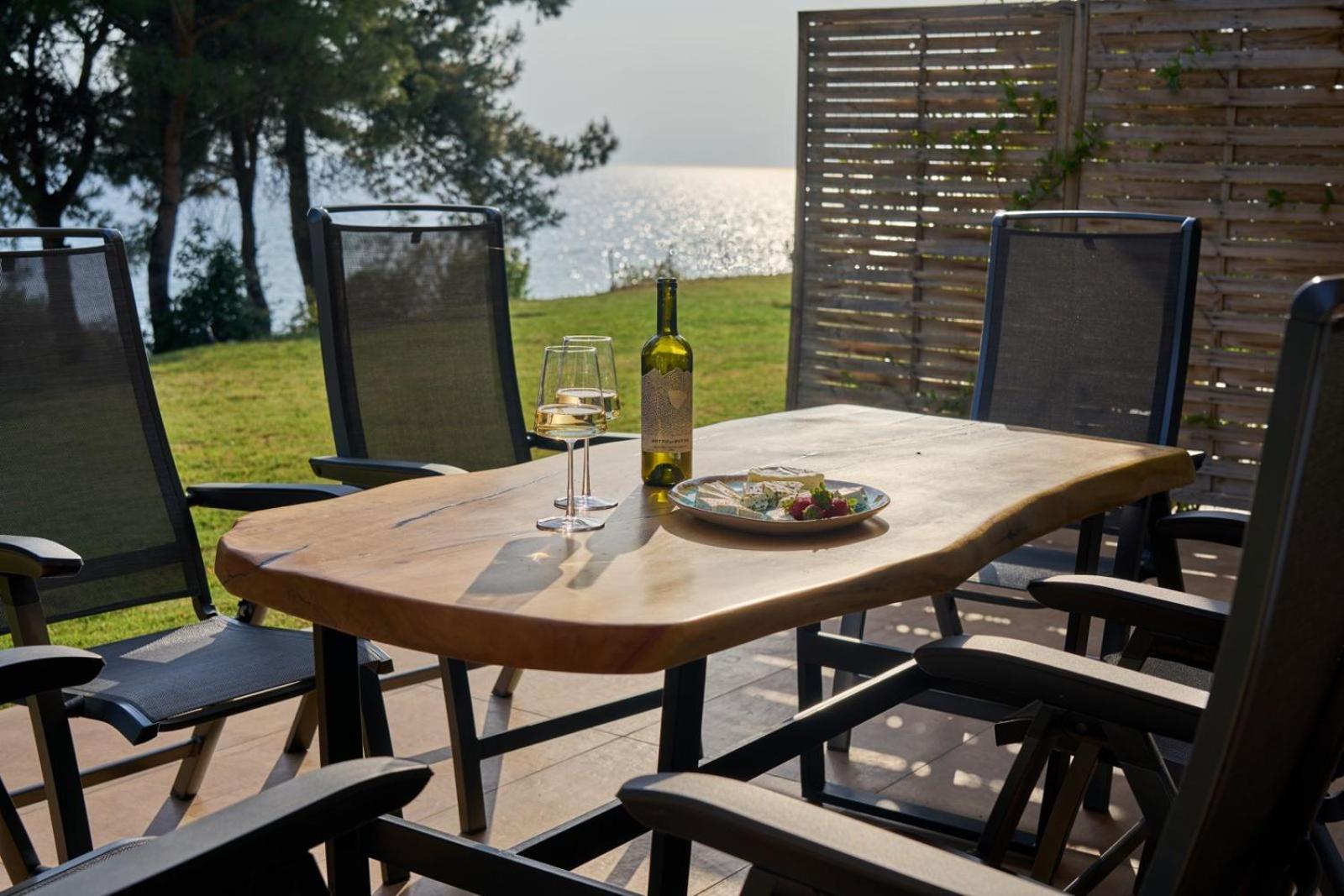 Summerday Villa Private Beach 尼亚伊拉克利亚 外观 照片