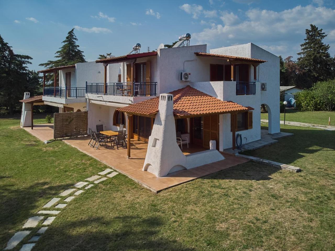 Summerday Villa Private Beach 尼亚伊拉克利亚 外观 照片