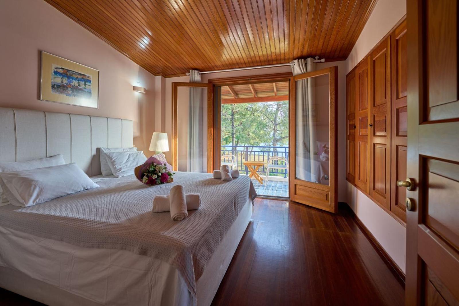 Summerday Villa Private Beach 尼亚伊拉克利亚 外观 照片