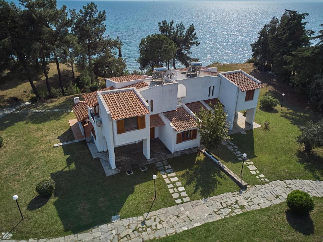 Summerday Villa Private Beach 尼亚伊拉克利亚 外观 照片