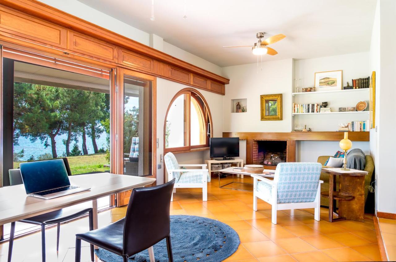 Summerday Villa Private Beach 尼亚伊拉克利亚 外观 照片